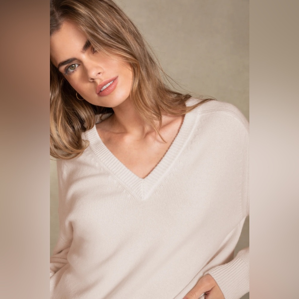 Naked Cashmere soft tea rose pink blush sweater 100% cashmere - cropped